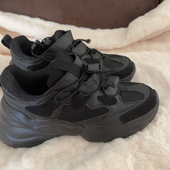 ZARA. Size37.color black - Picture 2 of 5